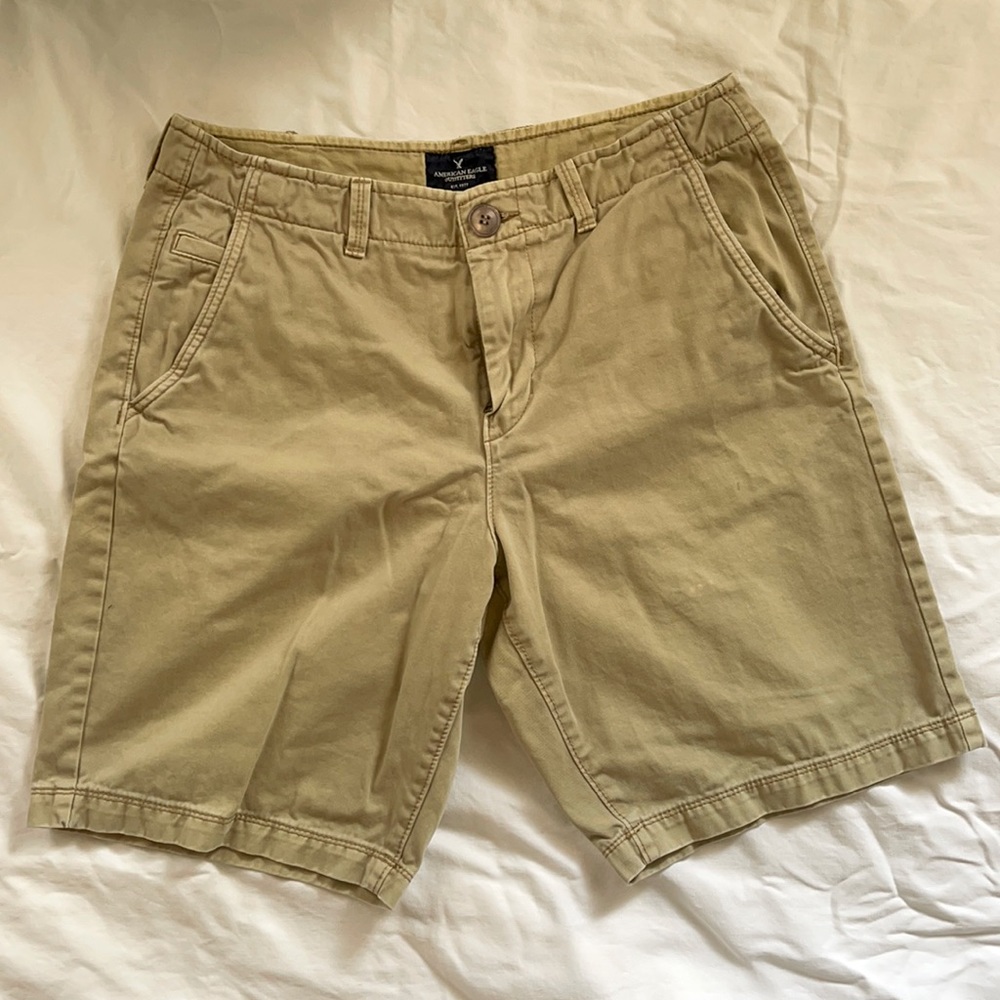 American Eagle Classic Khaki Shorts (32 waist)